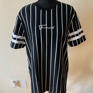 Black and white stripe tee